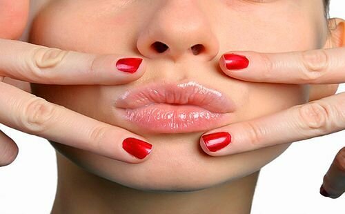 Как увеличить губы в домашних условиях без инъекций и операций